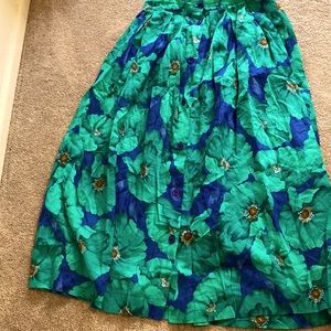 Vintage floral midi skirt button down size 10 but probably a size 0.